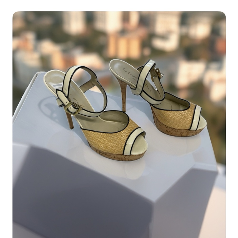 Made in Italy Bettye Muller TYCOON Patent leather Cork Heels 381/2